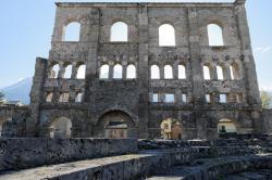 Aoste, est une ville romaine