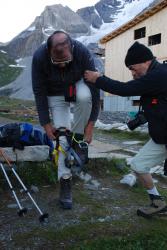 ... toute la bande se pr&eacute;pare...